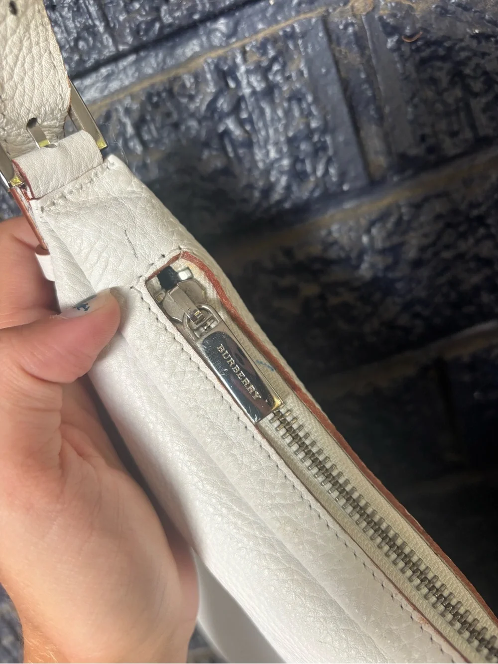 Burberry London white pebbled leather hobo shoulder bag white